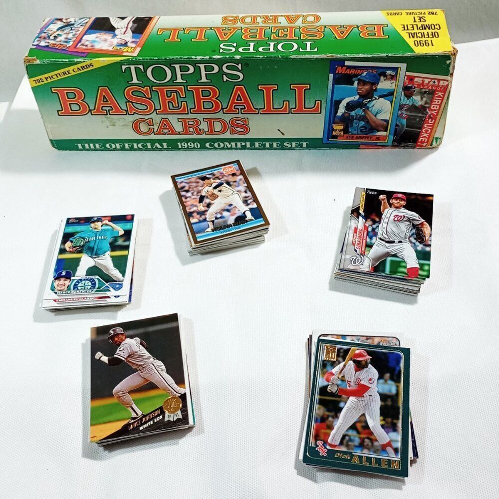 600 Baseball cards Box Set Lot Yankees